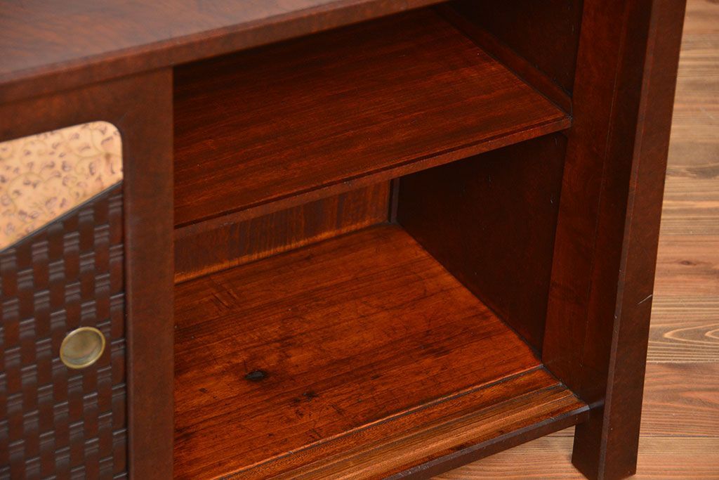 アンティーク家具　古民具・骨董　作り込みの素晴らしい飾り棚