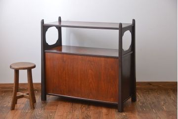 アンティーク家具　古民具・骨董　作り込みの素晴らしい飾り棚