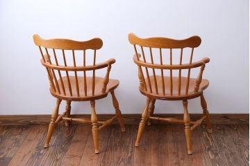 中古　柏木工　ナラ材のダイニングチェア2脚セット(2)