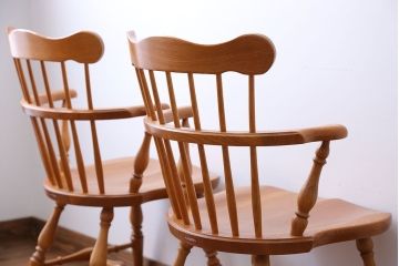 中古　柏木工　ナラ材のダイニングチェア2脚セット(2)