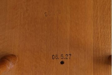 中古　柏木工　ナラ材のダイニングチェア2脚セット(2)