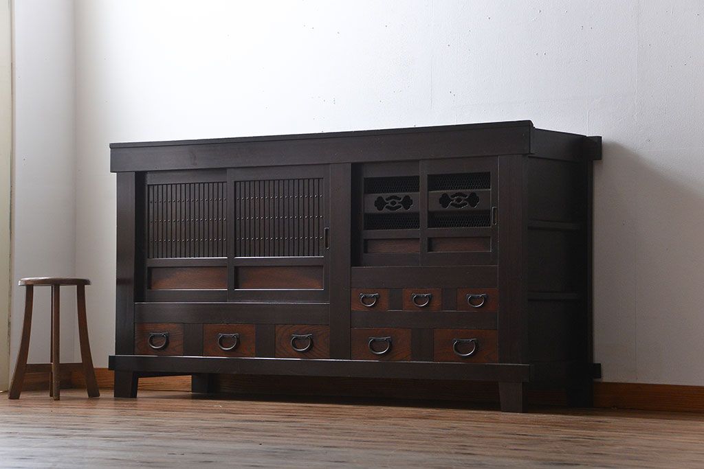 アンティーク家具　古民具・骨董　脚付き!水屋箪笥サイドボード(1)