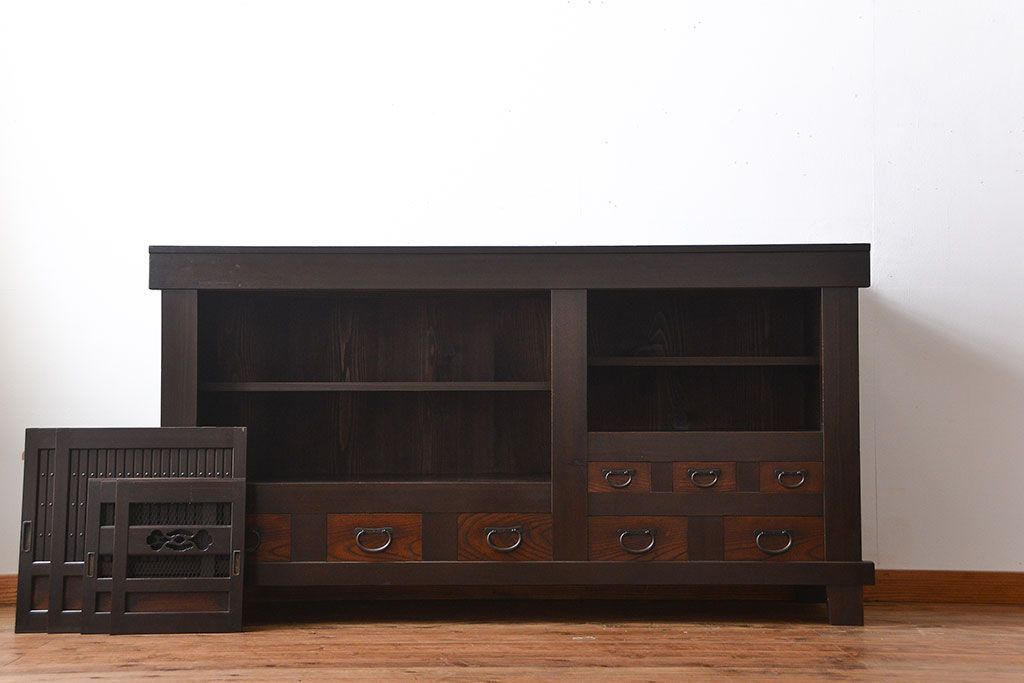 アンティーク家具　古民具・骨董　脚付き!水屋箪笥サイドボード(1)