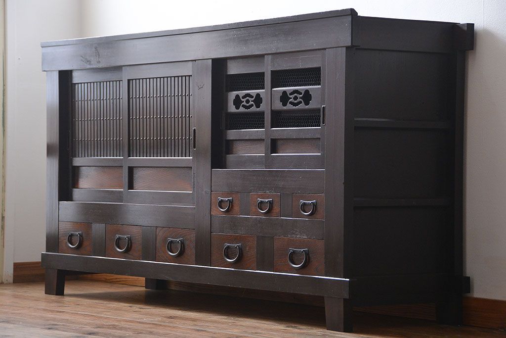 アンティーク家具　古民具・骨董　脚付き!水屋箪笥サイドボード(1)