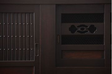 アンティーク家具　古民具・骨董　脚付き!水屋箪笥サイドボード(1)