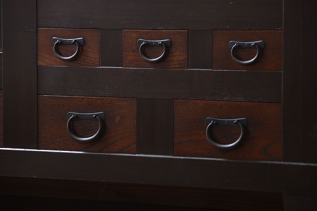 アンティーク家具　古民具・骨董　脚付き!水屋箪笥サイドボード(1)