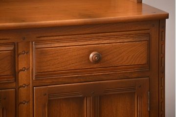 アンティーク家具　イギリスアンティーク　アーコールのカップボード