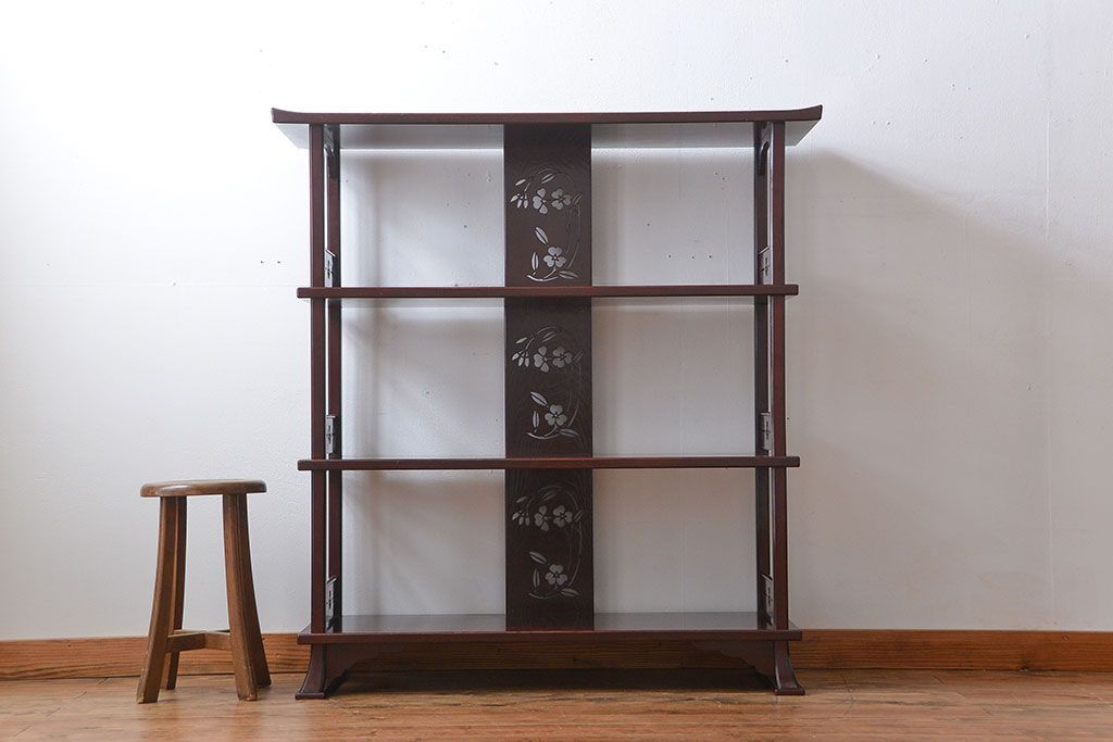 アンティーク家具　古民具・骨董　透かし彫りが美しい飾り棚