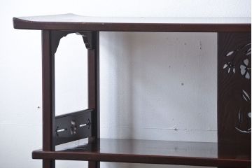 アンティーク家具　古民具・骨董　透かし彫りが美しい飾り棚