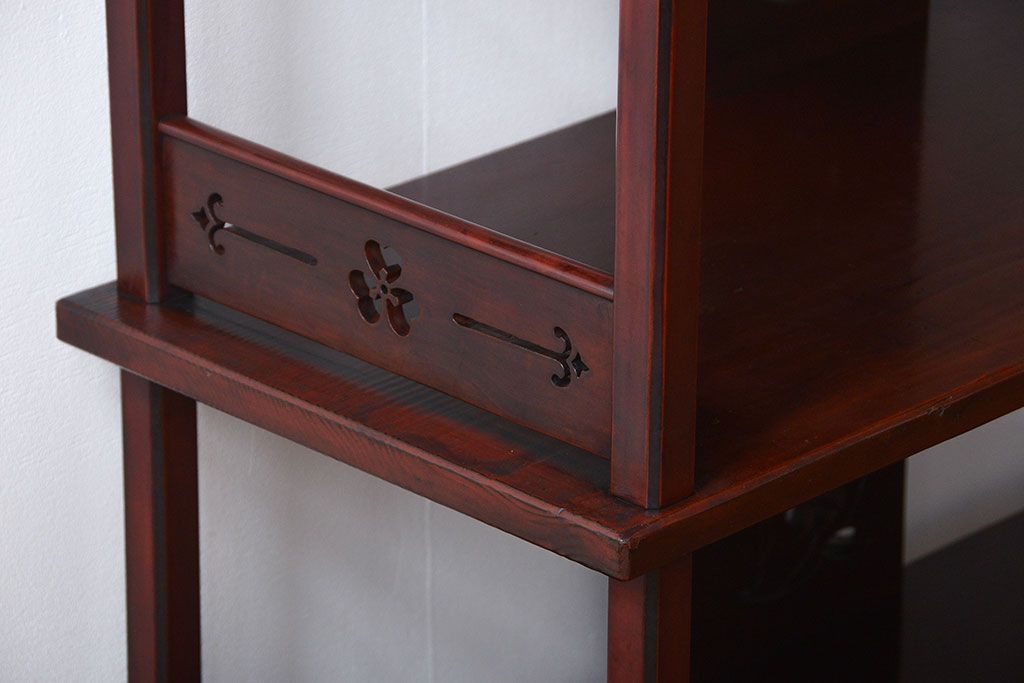 アンティーク家具　古民具・骨董　透かし彫りが美しい飾り棚