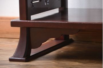 アンティーク家具　古民具・骨董　透かし彫りが美しい飾り棚