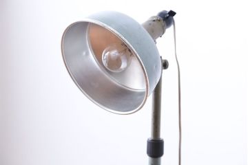 昭和レトロ　サビが味のあるフロアスタンド