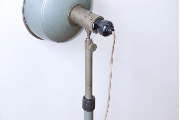 昭和レトロ　サビが味のあるフロアスタンド