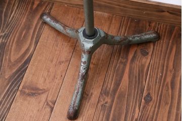 昭和レトロ　サビが味のあるフロアスタンド