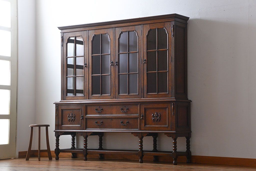 アンティーク家具　アンティーク　高級品!ナラ材のキャビネット