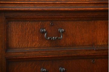 アンティーク家具　アンティーク　高級品!ナラ材のキャビネット