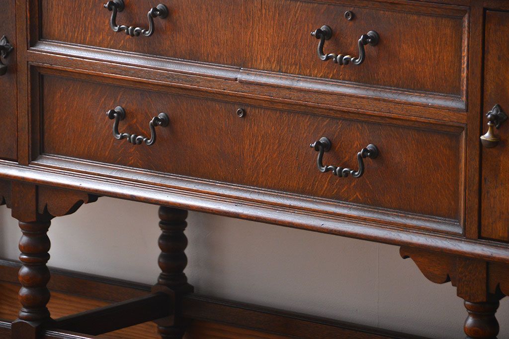 アンティーク家具　アンティーク　高級品!ナラ材のキャビネット