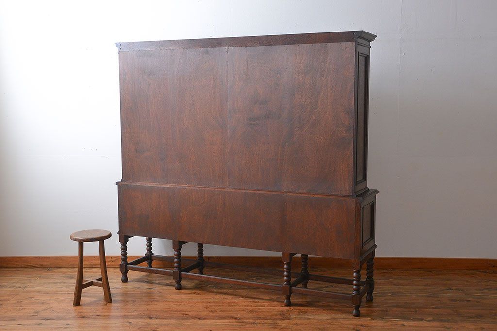 アンティーク家具　アンティーク　高級品!ナラ材のキャビネット