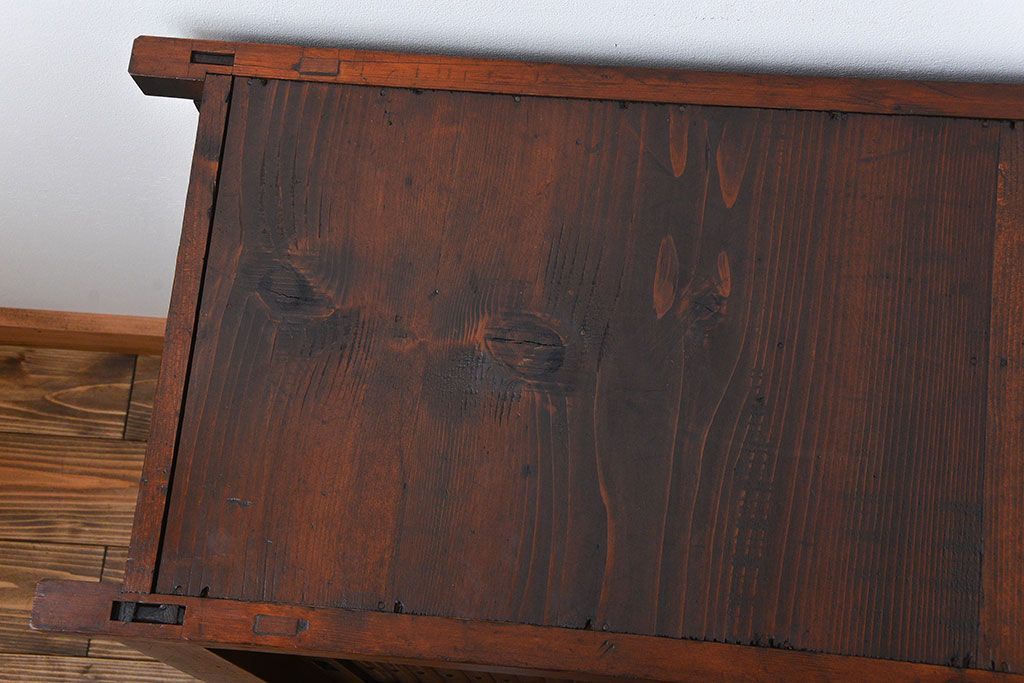 アンティーク家具　古民具・骨董　丸桟引き戸の四尺水屋箪笥サイドボード