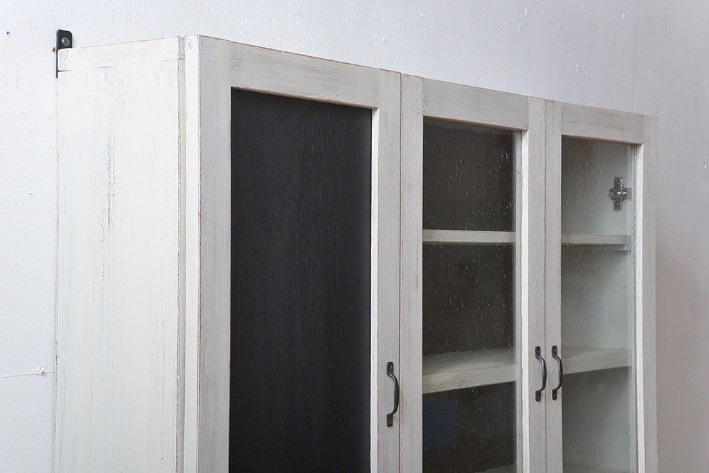 アンティーク家具　アンティークペイント　壁掛けキャビネット(1)