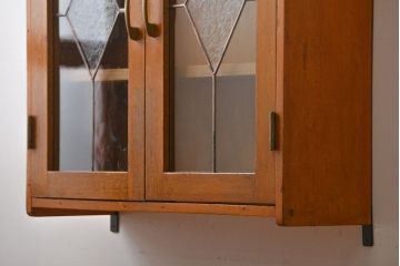 アンティーク家具　ステンドグラス戸　壁掛けキャビネット