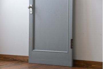 アンティークペイント　ひし形窓のかわいいドア