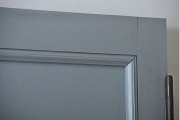 アンティークペイント　ひし形窓のかわいいドア