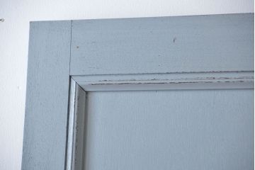 アンティークペイント　ひし形窓のかわいいドア