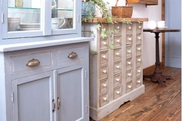 アンティーク家具　イギリスアンティーク　24杯引き出し付きドロワー