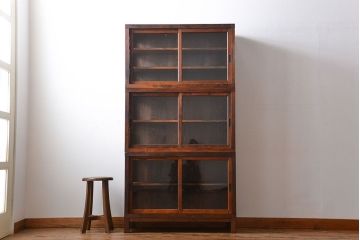 アンティーク家具　アンティーク　三段重ねガラス戸収納棚