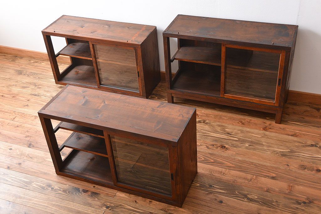 アンティーク家具　アンティーク　三段重ねガラス戸収納棚