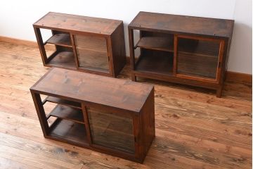 アンティーク家具　アンティーク　三段重ねガラス戸収納棚