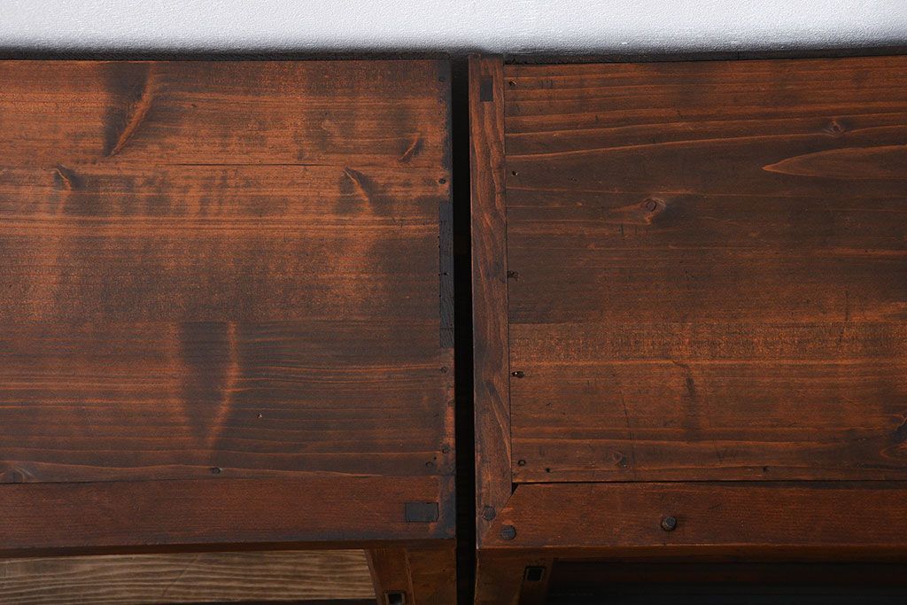 アンティーク家具　アンティーク　三段重ねガラス戸収納棚