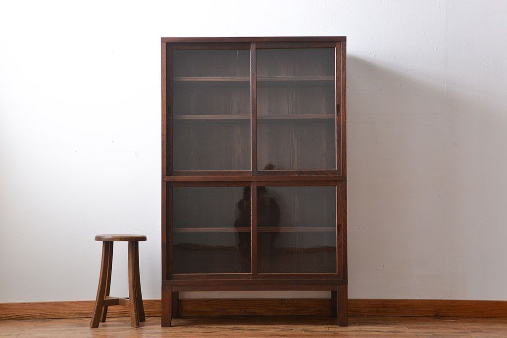 アンティーク家具　大正ロマン　前面欅材の脚付き戸棚