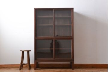 アンティーク家具　大正ロマン　前面欅材の脚付き戸棚