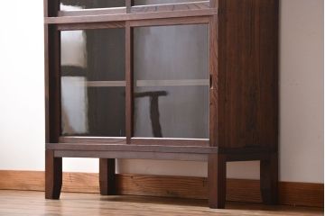 アンティーク家具　大正ロマン　前面欅材の脚付き戸棚