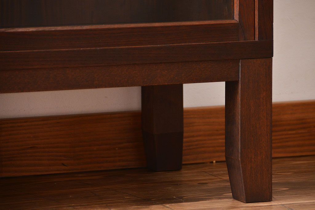 アンティーク家具　大正ロマン　前面欅材の脚付き戸棚