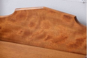 アンティーク雑貨　イギリスアンティーク　棚付きサイドテーブル