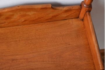 アンティーク雑貨　イギリスアンティーク　棚付きサイドテーブル