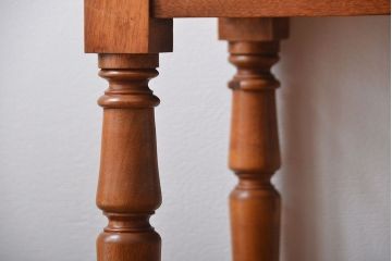 アンティーク雑貨　イギリスアンティーク　棚付きサイドテーブル