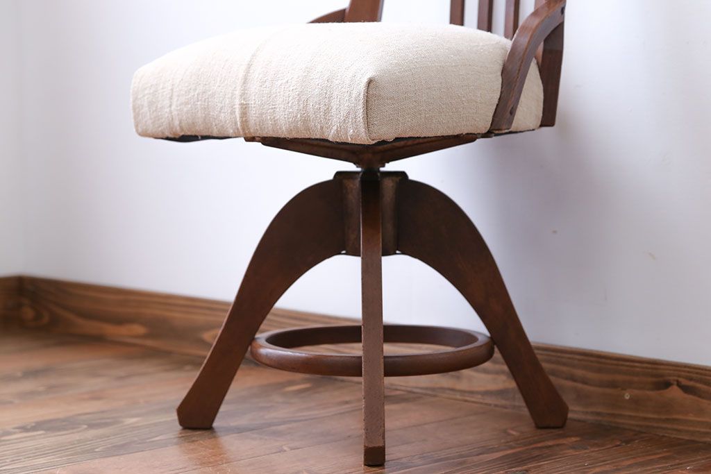 アンティーク家具　アンティーク　アンティークリネンの回転椅子