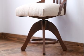 アンティーク家具　アンティーク　アンティークリネンの回転椅子