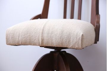 アンティーク家具　アンティーク　アンティークリネンの回転椅子