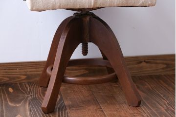アンティーク家具　アンティーク　アンティークリネンの回転椅子