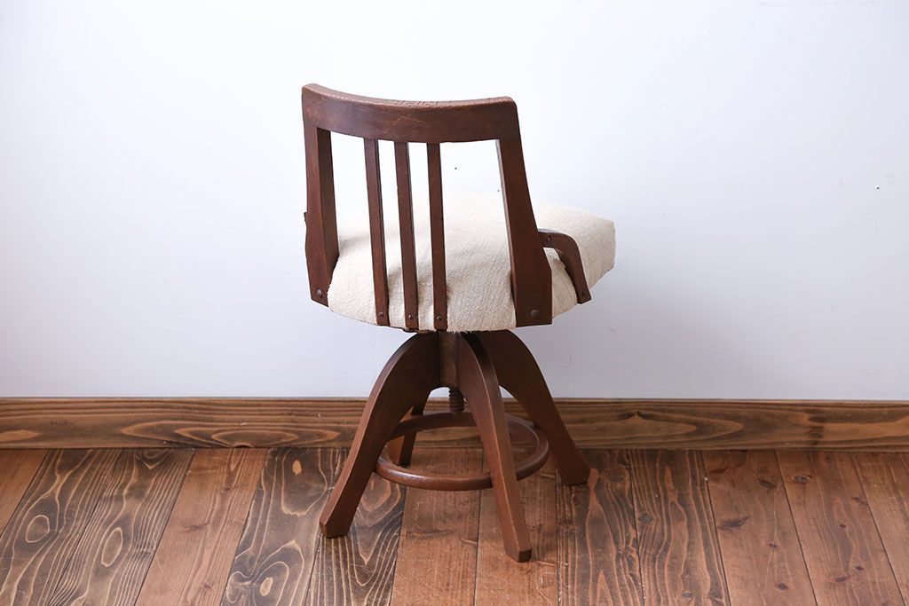 アンティーク家具　アンティーク　アンティークリネンの回転椅子
