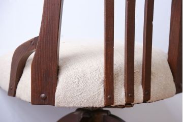 アンティーク家具　アンティーク　アンティークリネンの回転椅子