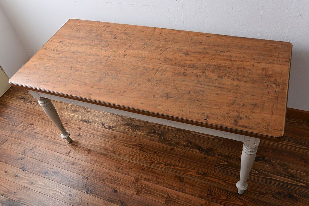 アンティーク家具　海外アンティーク　チーク材のダイニングテーブル