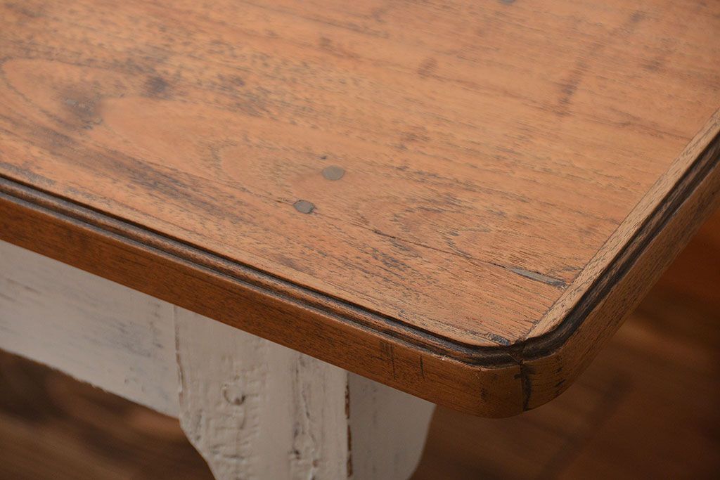 アンティーク家具　海外アンティーク　チーク材のダイニングテーブル