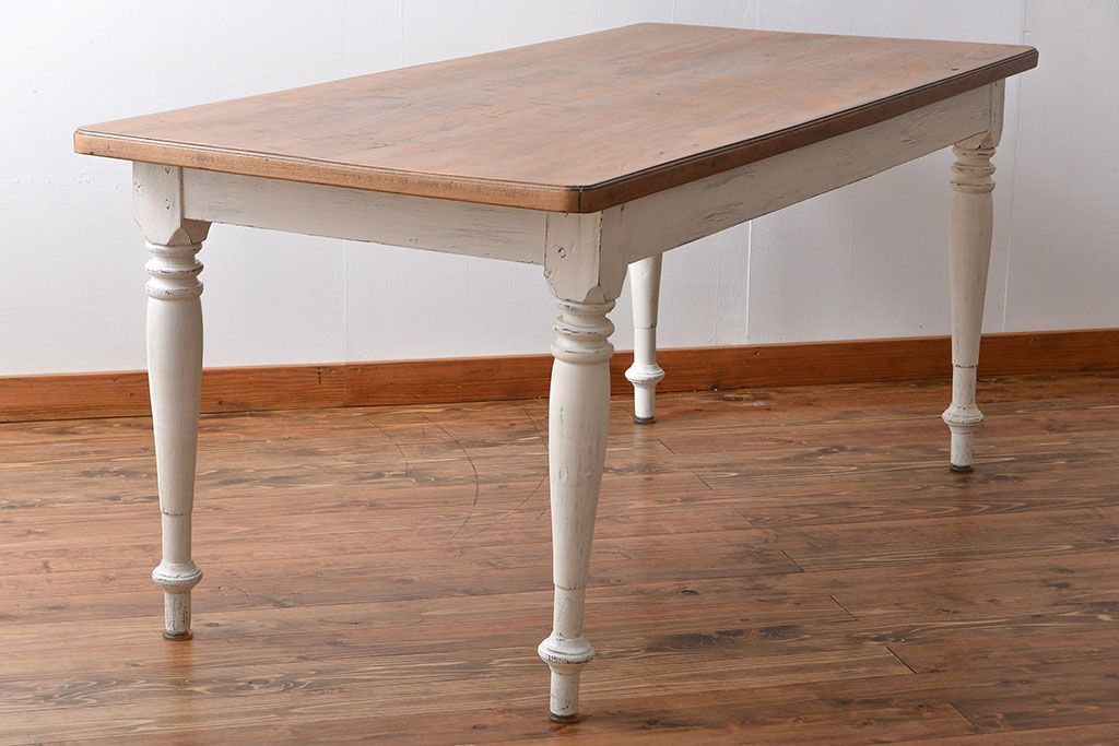 アンティーク家具　海外アンティーク　チーク材のダイニングテーブル