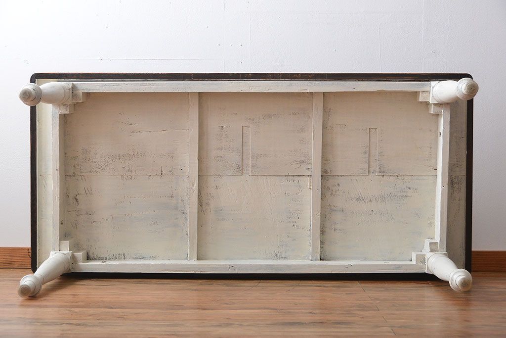 アンティーク家具　海外アンティーク　チーク材のダイニングテーブル